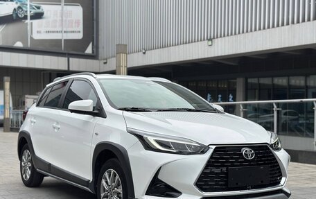 Toyota Yaris XP150 рестайлинг, 2022 год, 1 750 000 рублей, 3 фотография