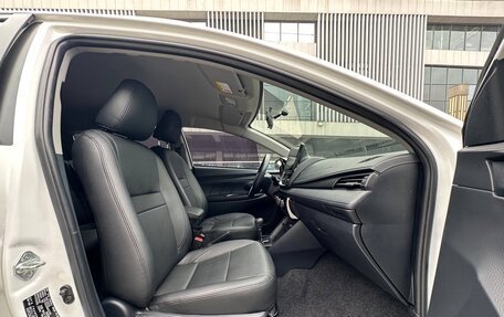 Toyota Yaris XP150 рестайлинг, 2022 год, 1 750 000 рублей, 6 фотография