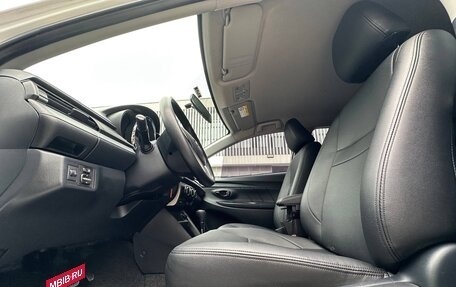 Toyota Yaris XP150 рестайлинг, 2022 год, 1 750 000 рублей, 7 фотография