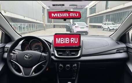 Toyota Yaris XP150 рестайлинг, 2022 год, 1 750 000 рублей, 8 фотография