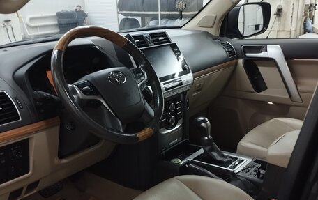 Toyota Land Cruiser Prado 150 рестайлинг 2, 2021 год, 6 250 000 рублей, 7 фотография