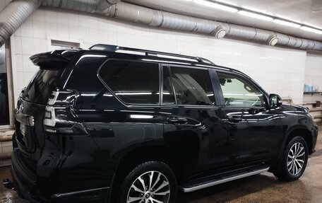 Toyota Land Cruiser Prado 150 рестайлинг 2, 2021 год, 6 250 000 рублей, 9 фотография