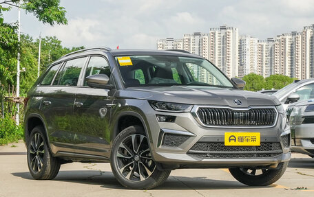 Skoda Kodiaq, 2024 год, 4 950 000 рублей, 3 фотография