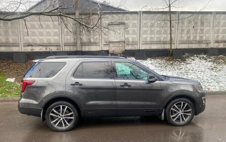 Ford Explorer VI, 2017 год, 3 550 000 рублей, 4 фотография