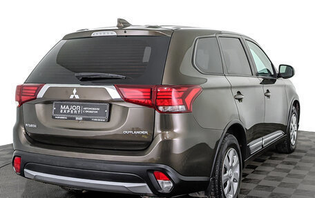 Mitsubishi Outlander III рестайлинг 3, 2018 год, 1 690 000 рублей, 5 фотография