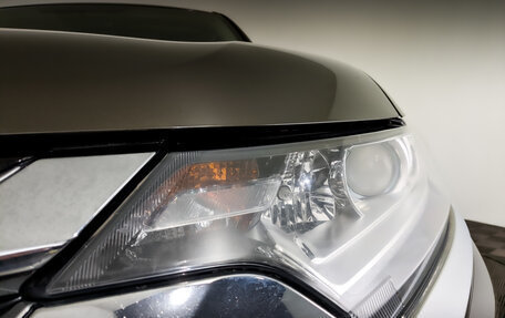 Mitsubishi Outlander III рестайлинг 3, 2018 год, 1 690 000 рублей, 17 фотография