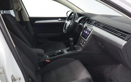 Volkswagen Passat B8 рестайлинг, 2018 год, 1 949 000 рублей, 13 фотография