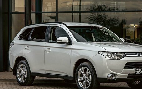 Mitsubishi Outlander III рестайлинг 3, 2014 год, 1 225 000 рублей, 7 фотография