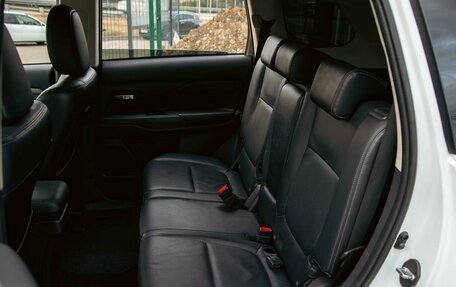 Mitsubishi Outlander III рестайлинг 3, 2014 год, 1 225 000 рублей, 16 фотография