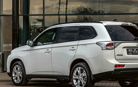 Mitsubishi Outlander III рестайлинг 3, 2014 год, 1 225 000 рублей, 8 фотография