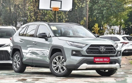 Toyota RAV4, 2024 год, 3 150 000 рублей, 5 фотография