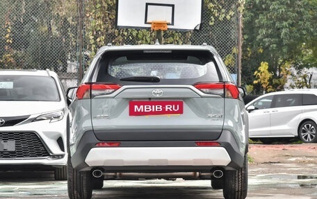 Toyota RAV4, 2024 год, 3 150 000 рублей, 7 фотография