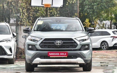 Toyota RAV4, 2024 год, 3 150 000 рублей, 8 фотография