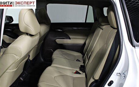 Toyota Highlander, 2025 год, 6 390 000 рублей, 16 фотография