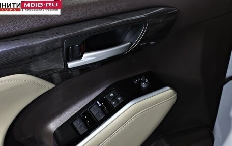 Toyota Highlander, 2025 год, 6 390 000 рублей, 24 фотография