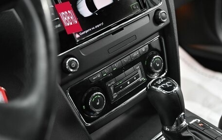 Skoda Superb III рестайлинг, 2014 год, 995 000 рублей, 14 фотография