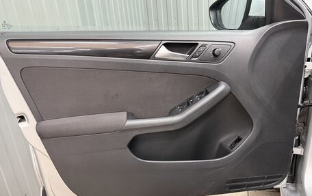 Volkswagen Jetta VI, 2011 год, 1 150 000 рублей, 12 фотография