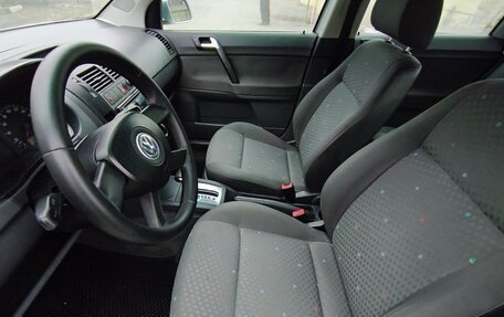 Volkswagen Polo IV рестайлинг, 2003 год, 450 000 рублей, 28 фотография