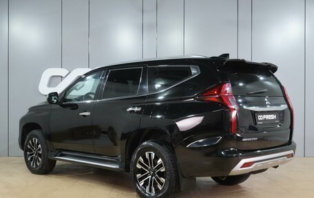 Mitsubishi Montero Sport, 2022 год, 3 900 000 рублей, 2 фотография