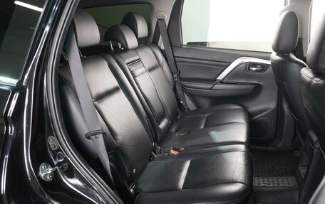 Mitsubishi Montero Sport, 2022 год, 3 900 000 рублей, 7 фотография