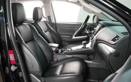 Mitsubishi Montero Sport, 2022 год, 3 900 000 рублей, 8 фотография