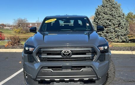 Toyota Tacoma, 2024 год, 5 900 000 рублей, 2 фотография