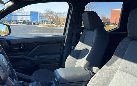 Toyota Tacoma, 2024 год, 5 900 000 рублей, 7 фотография