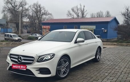 Mercedes-Benz E-Класс, 2019 год, 4 500 000 рублей, 1 фотография