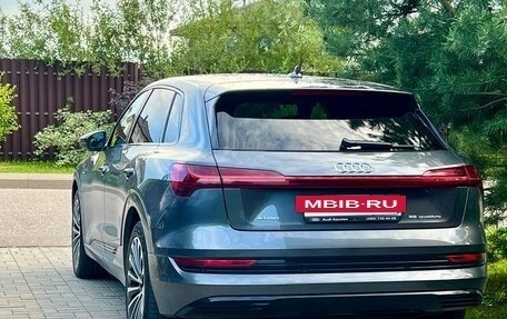 Audi e-tron I, 2021 год, 5 300 000 рублей, 2 фотография