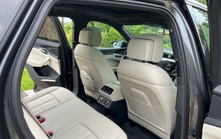 Audi e-tron I, 2021 год, 5 300 000 рублей, 14 фотография