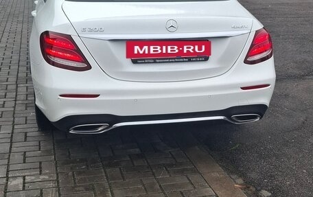 Mercedes-Benz E-Класс, 2019 год, 4 500 000 рублей, 3 фотография