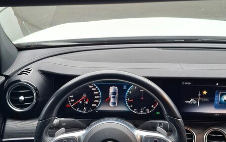 Mercedes-Benz E-Класс, 2019 год, 4 500 000 рублей, 8 фотография