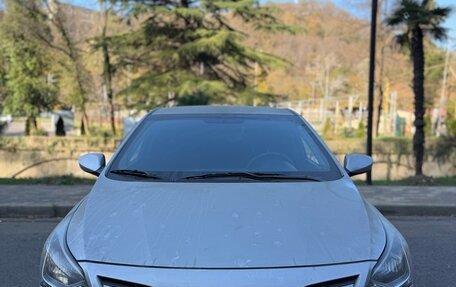 Hyundai Solaris II рестайлинг, 2015 год, 1 480 000 рублей, 2 фотография