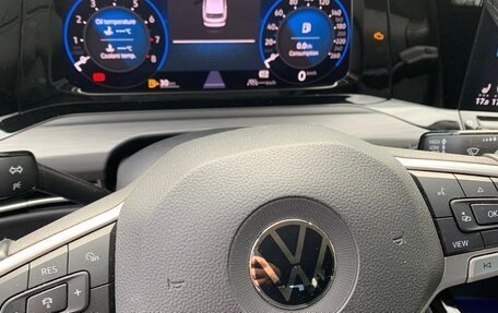 Volkswagen Golf VIII, 2022 год, 2 450 000 рублей, 8 фотография