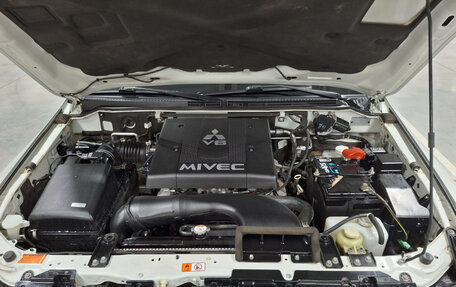 Mitsubishi Pajero IV, 2020 год, 3 500 000 рублей, 11 фотография