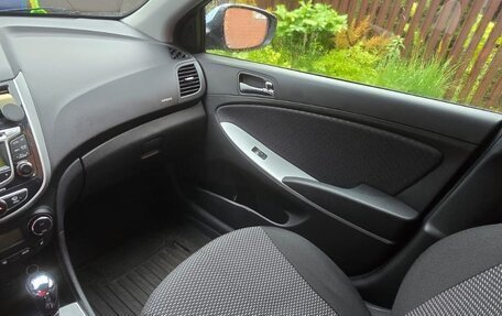 Hyundai Solaris II рестайлинг, 2012 год, 1 090 000 рублей, 10 фотография