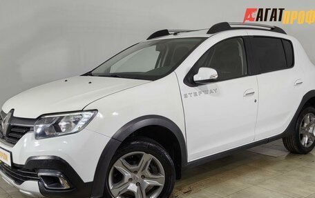 Renault Sandero II рестайлинг, 2019 год, 1 050 000 рублей, 1 фотография