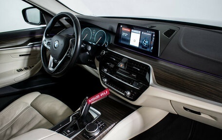 BMW 5 серия, 2019 год, 3 840 000 рублей, 11 фотография