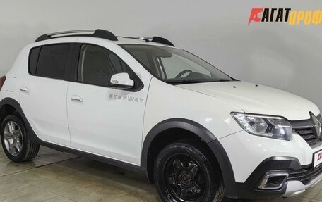 Renault Sandero II рестайлинг, 2019 год, 1 050 000 рублей, 2 фотография