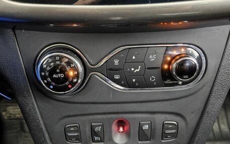 Renault Sandero II рестайлинг, 2019 год, 1 050 000 рублей, 12 фотография