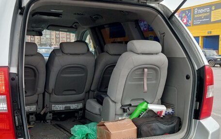 KIA Carnival III, 2008 год, 750 000 рублей, 8 фотография