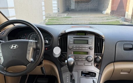 Hyundai Grand Starex Grand Starex I рестайлинг 2, 2008 год, 1 590 000 рублей, 14 фотография