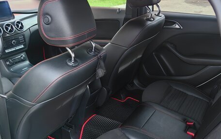 Mercedes-Benz B-Класс, 2016 год, 1 900 000 рублей, 24 фотография