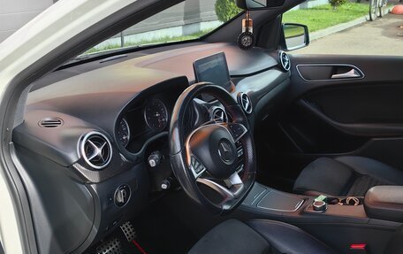 Mercedes-Benz B-Класс, 2016 год, 1 900 000 рублей, 23 фотография