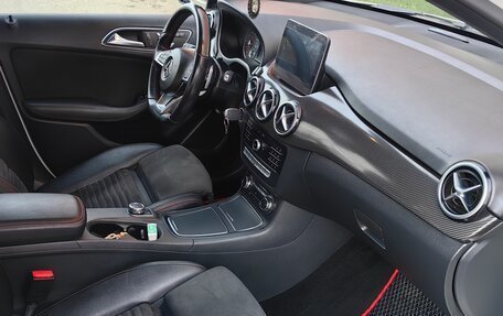 Mercedes-Benz B-Класс, 2016 год, 1 900 000 рублей, 21 фотография