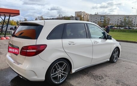 Mercedes-Benz B-Класс, 2016 год, 1 900 000 рублей, 16 фотография