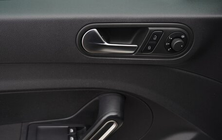 Volkswagen Beetle, 2013 год, 1 495 000 рублей, 23 фотография