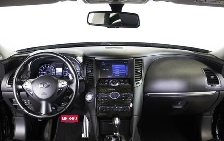 Infiniti QX70, 2016 год, 2 348 000 рублей, 12 фотография