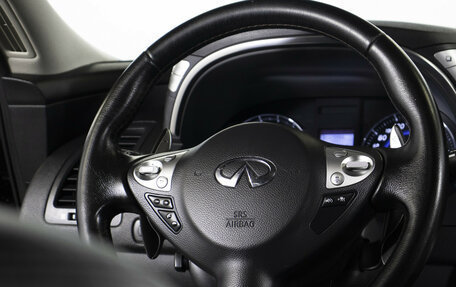 Infiniti QX70, 2016 год, 2 348 000 рублей, 15 фотография