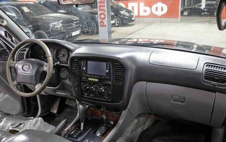 Toyota Land Cruiser 100 рестайлинг 2, 2002 год, 1 449 000 рублей, 11 фотография